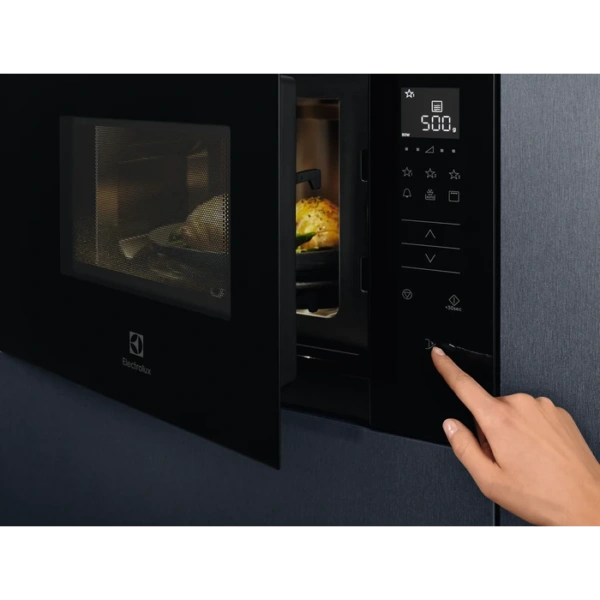 Kuchenka mikrofalowa Electrolux KMFE172TEX Czarny/Stal szlachetna 3 Kuchenka mikrofalowa do zabudowy Electrolux KMFE172TEX seria 800 kolor Czarny/Stal szlachetna - Ekspert-AGD.com
