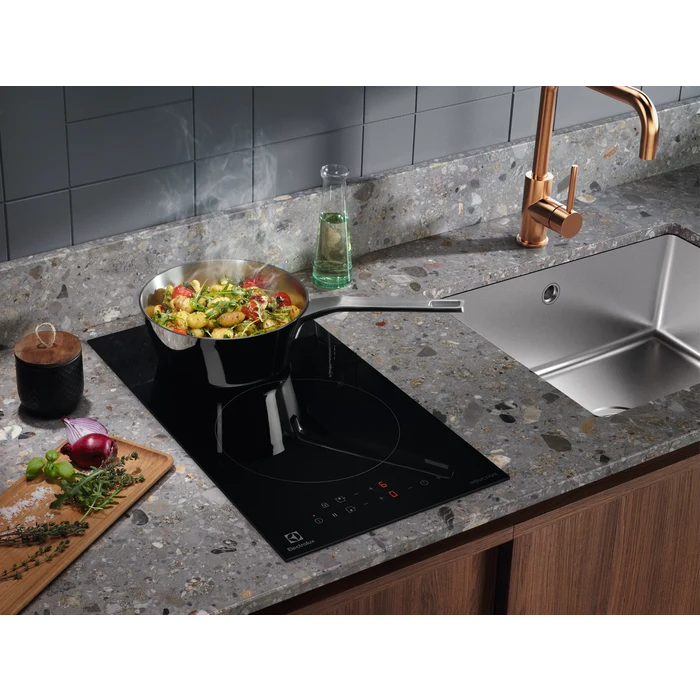 Płyta indukcyjna Electrolux LIT30231C Domino SLIM-FIT 30 cm Czarny 16 Płyta indukcyjna Electrolux LIT30231C Domino SLIM-FIT 30 cm Czarny - Ekspert-AGD.com 16